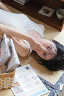给大家介绍!美女把腿扒开让男人桶爽